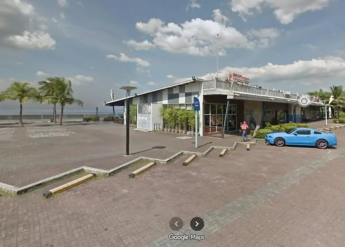 Shore 3 Residences Walk To Moa Near Airport